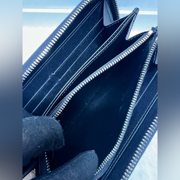 LOUIS VUITTON-CA0123 Black Epi Leather Zippy Wallet - Picture 10 of 14